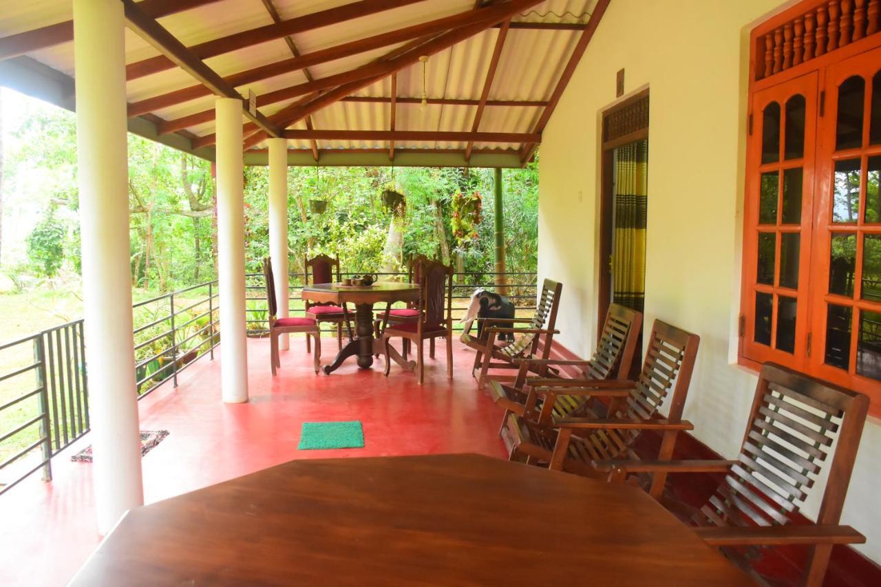 Canal Side Safari Resort Udawalawe Bagian luar foto