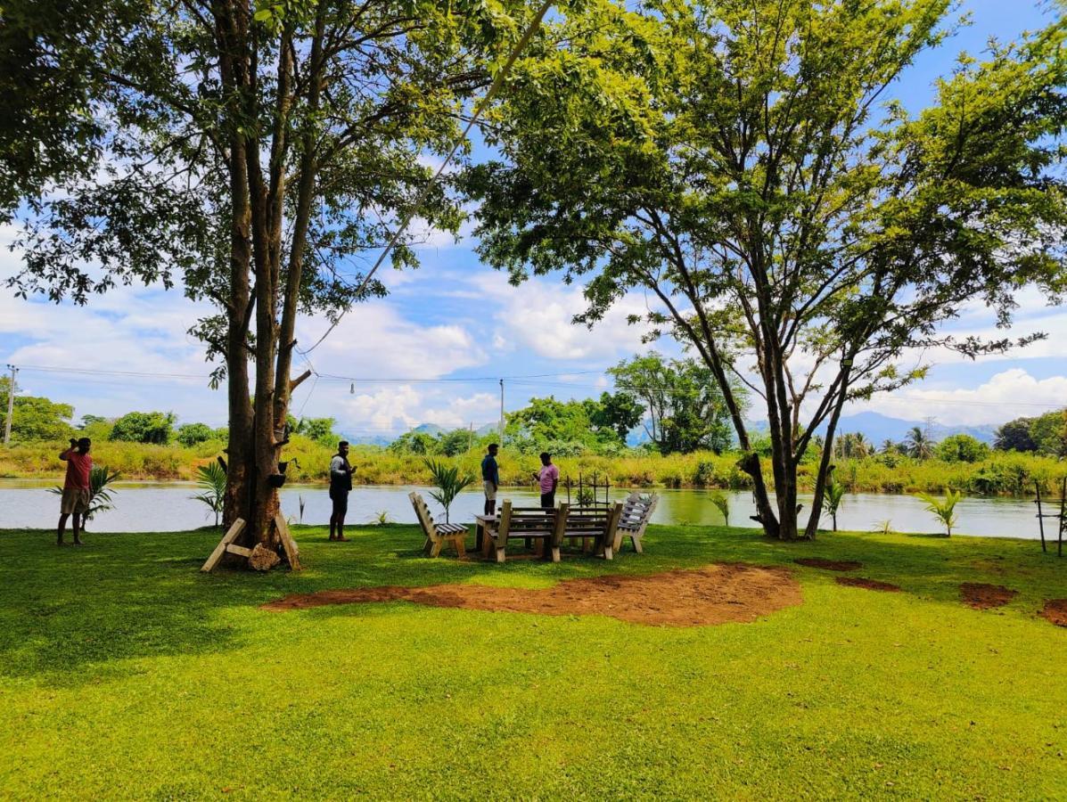 Canal Side Safari Resort Udawalawe Bagian luar foto